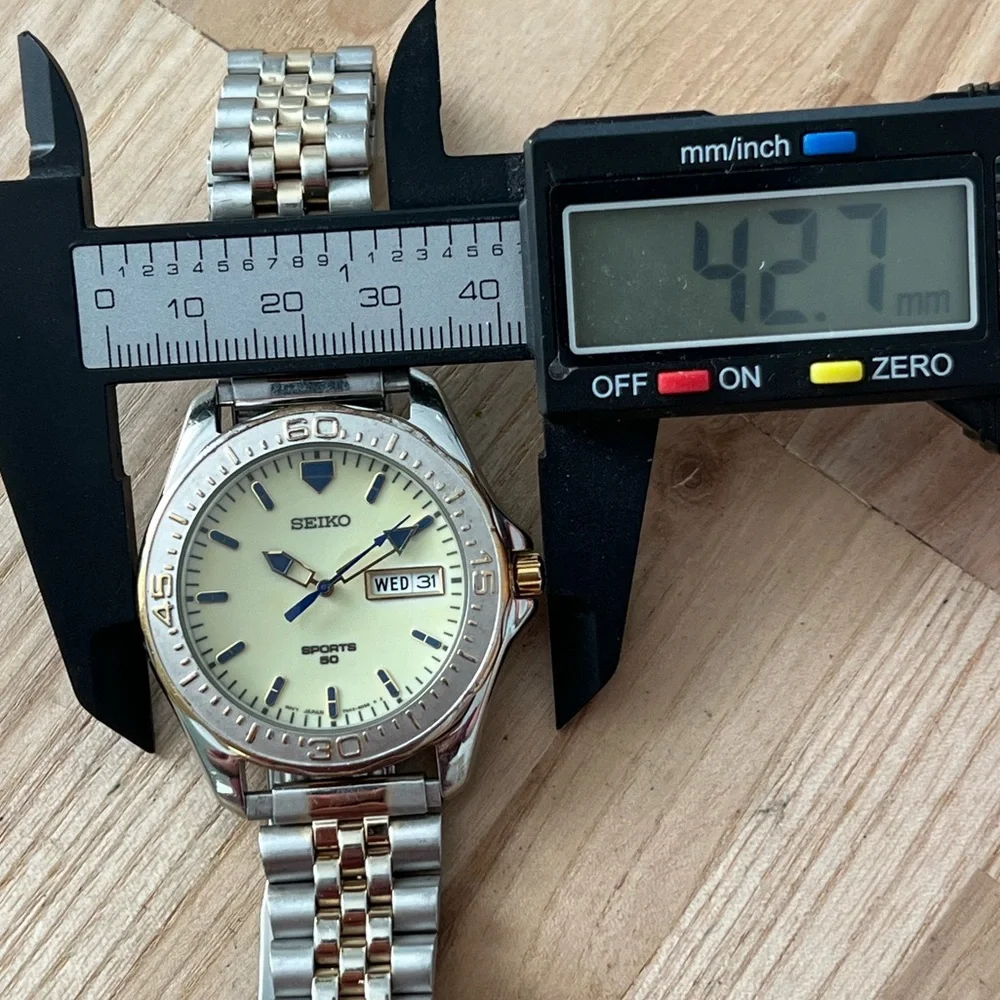 Seiko Sports 50 Rare Vintage Men’s Watch Iridescent Dial Two-Tone Bracelet Date